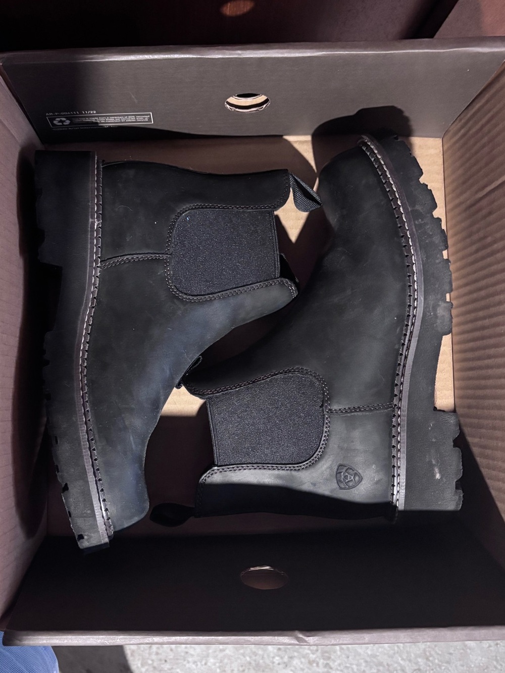 Men's Black Chukka Chelsea Boots - Rugged Slip-Resistant Style